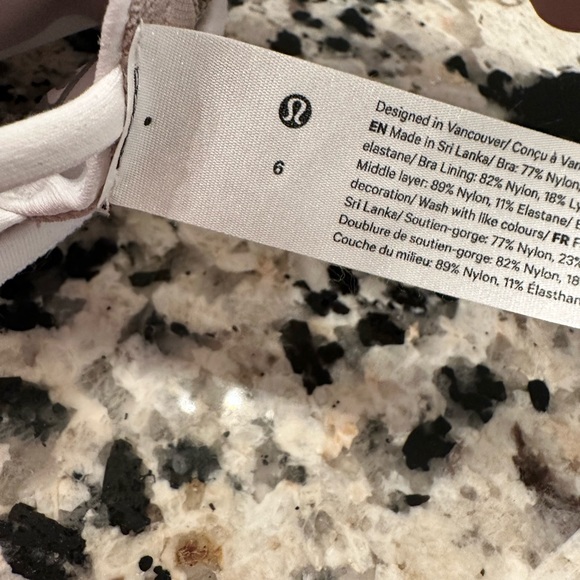 Lululemon white free to be sports bra size six A/B cup - Picture 3 of 4